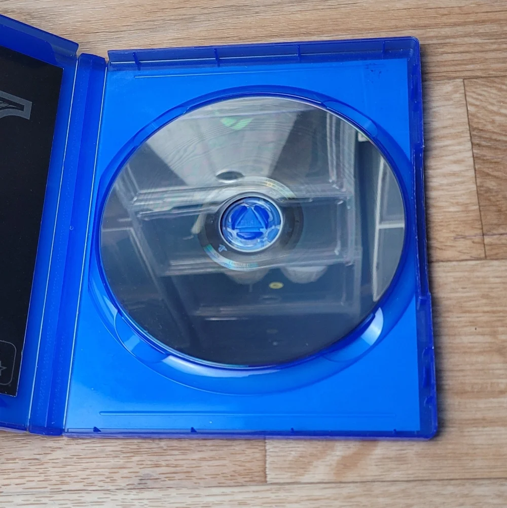 Grand Theft Auto V GTA 5 PlayStation 4 PS4 Complete Game Disc Manual USA Version